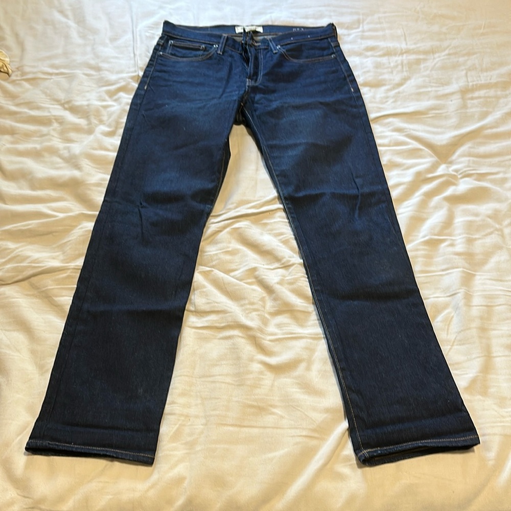 Madewell men’s dark blue jeans. 32x32 slim fit